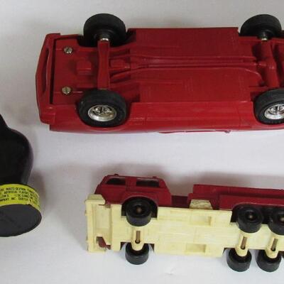 Tootsietoy USA Firetruck and Plastic Mustang, and Batman Tiny Candy Container