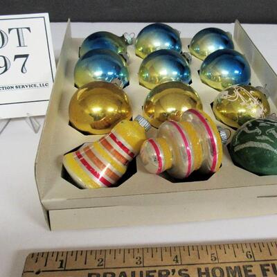 Lot of Vintage Shiny Brite Glass Christmas Ornaments, 1 Rauch
