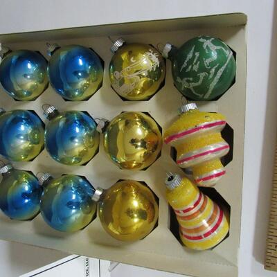 Lot of Vintage Shiny Brite Glass Christmas Ornaments, 1 Rauch