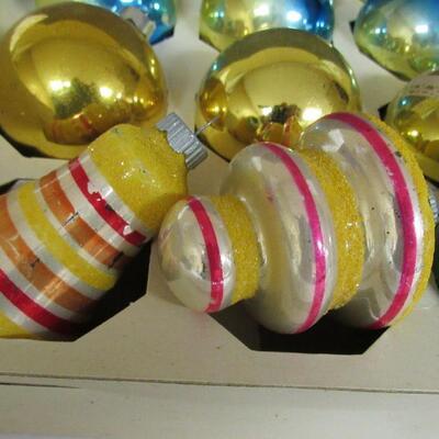 Lot of Vintage Shiny Brite Glass Christmas Ornaments, 1 Rauch
