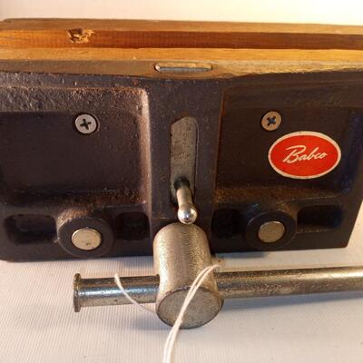 ts2871 Babco Woodworking Vise - 7â€ Inch Jaws - Under Bench Mount - Opens to 8â€