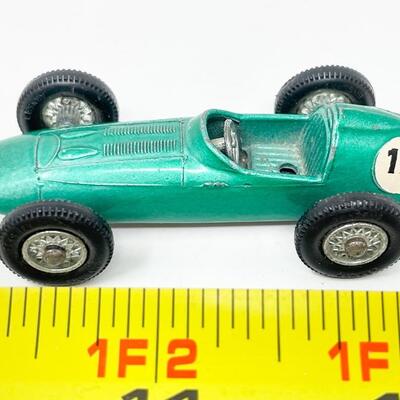 VINTAGE LESNEY MATCHBOX SERIES NO. 19 - ASTON MARTIN DBR 5