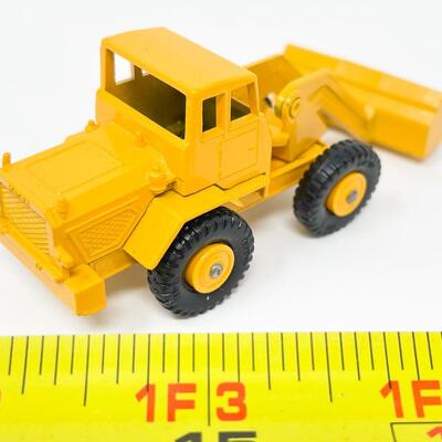 VINTAGE LESNEY MATCHBOX SERIES NO. 69 - HATRA TRACTOR SHOVEL W/ BOX