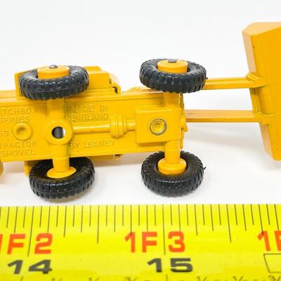VINTAGE LESNEY MATCHBOX SERIES NO. 69 - HATRA TRACTOR SHOVEL W/ BOX