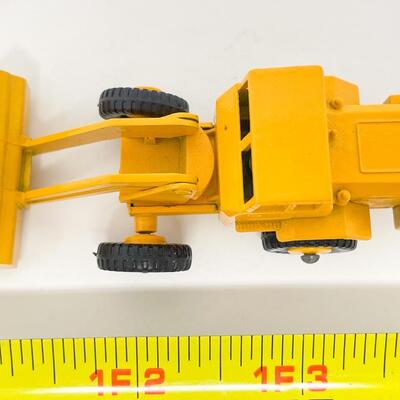 VINTAGE LESNEY MATCHBOX SERIES NO. 69 - HATRA TRACTOR SHOVEL W/ BOX