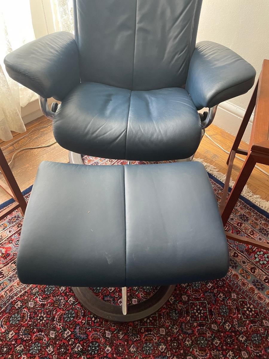 Norwegian made Stressless Lounge Chair with Ottoman