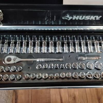 LOT 3 HUSKY TOOLBOX WITH SOCKET AND RATCHET SET DRAWERS