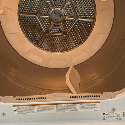 GE ~ Electric Dryer ~ Like New