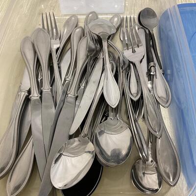 Oneida silverware set