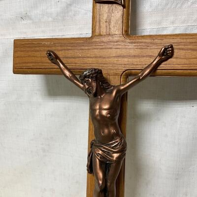 Large cross with metal jesus