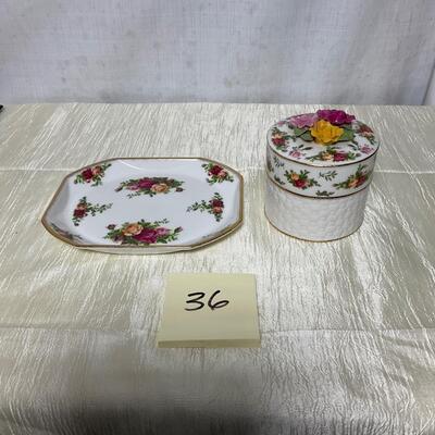 1962 Royal Albert musical trinket box and plate