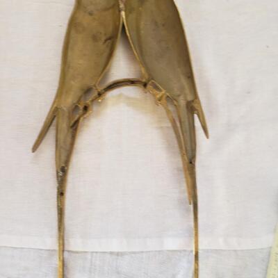 Brass parakeets 17Ã—8 inch