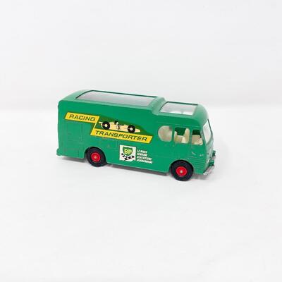 VINTAGE LESNEY MATCHBOX â€œMAJOR PACKâ€ NO. M-6 - RACING CAR TRANSPORTER
