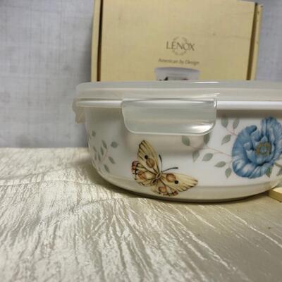 Lenox butterfly meadow serve and store with locking lid