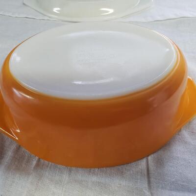 Pyrex with lid orange