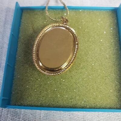 Cameo 18" necklace