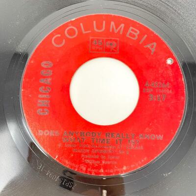 45 RPM CHICAGO 4-45264 "LISTEN/DOES ANYBODY REALLY KNOW WHAT TIME IT IS?" VINYL RECORD SINGLE
