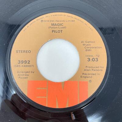 1974 45 RPM PILOT 3992 "JUST LET ME BE/MAGIC" VINYL RECORD SINGLE