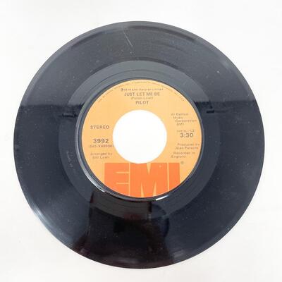 1974 45 RPM PILOT 3992 "JUST LET ME BE/MAGIC" VINYL RECORD SINGLE