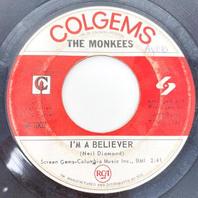 45 RPM THE MONKEES 66-1002 "I'M A BELIEVER/(I'M NOT YOUR) STEPPIN' STONE" VINYL RECORD SINGLE