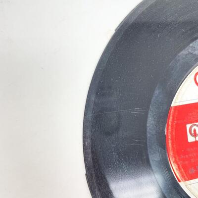 45 RPM THE MONKEES 66-1002 "I'M A BELIEVER/(I'M NOT YOUR) STEPPIN' STONE" VINYL RECORD SINGLE