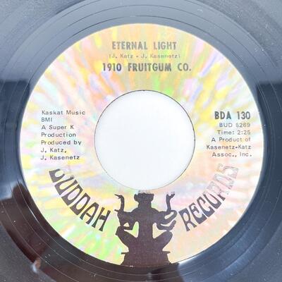 45 RPM 1910 FRUITGUM CO BDA 130 "ETERNAL LIGHT/THE TRAIN" VINYL RECORD SINGLE