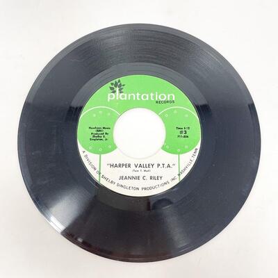 45 RPM JEANNIE C. RILEY 711-336 "HARPER VALLEY P.T.A./YESTERDAY ALL DAY LONG TODAY" VINYL RECORD SINGLE