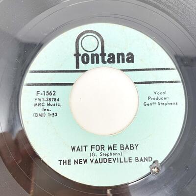 45 RPM THE NEW VAUDEVILLE BAND F-1562 "WINCHESTER CATHEDRAL/WAIT FOR ME BABY" VINYL RECORD SINGLE