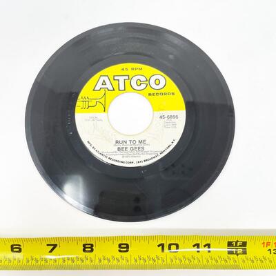 1972 45 RPM BEE GEES 45-6896 "ROAD TO ALASKA/RUN TO ME" VINYL RECORD SINGLE