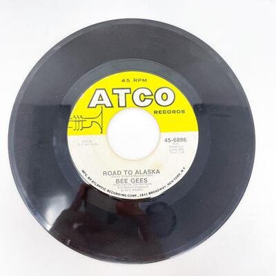 1972 45 RPM BEE GEES 45-6896 "ROAD TO ALASKA/RUN TO ME" VINYL RECORD SINGLE