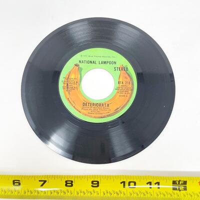 1972 45 RPM NATIONAL LAMPOON RADIO DINNER BTA218 "THOSE FABULOUS SIXTIES/DETERIORATA" VINYL RECORD SINGLE