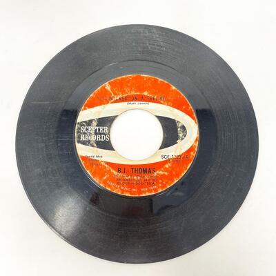 45 RPM B. J. THOMAS SCE-12235 "HOOKED ON A FEELING/I'VE BEEN DOWN THIS ROAD BEFORE" VINYL RECORD SINGLE