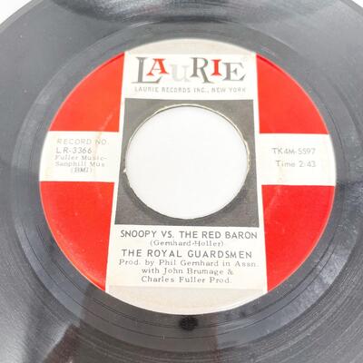 45 RPM THE ROYAL GUARDSMAN SNOOPY VINYL RECORD SINGLE BUNDLE