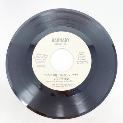 1974 45 RPM RAY STEVENS B-600 "YOU'VE GOT THE MUSIC INSIDE/THE STREAK" VINYL RECORD SINGLE