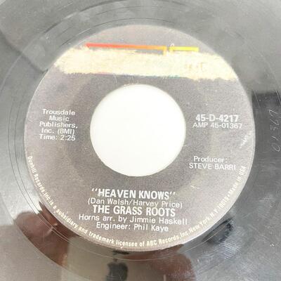 45 RPM THE GRASS ROOTS 45-D-4217 "HEAVEN KNOWS/DON'T REMIND ME" VINYL RECORD SINGLE