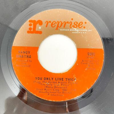 45 RPM NANCY SINATRA 0595 "YOU ONLY LIVE TWICE/JACKSON" VINYL RECORD SINGLE