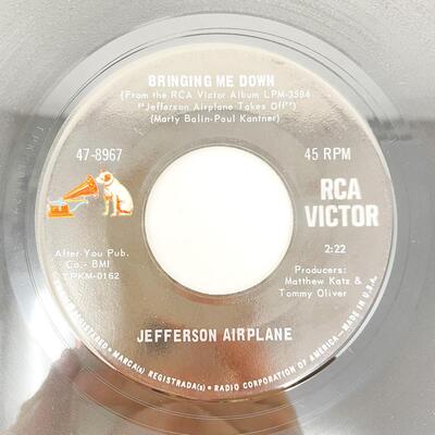 45 RPM JEFFERSON AIRPLANE 47-8967 â€œBRINGING ME DOWN/LET ME INâ€ VINYL RECORD SINGLE