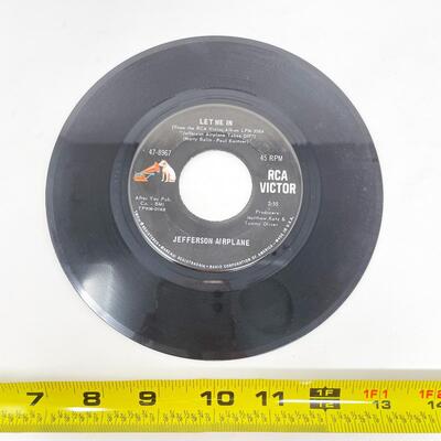 45 RPM JEFFERSON AIRPLANE 47-8967 â€œBRINGING ME DOWN/LET ME INâ€ VINYL RECORD SINGLE