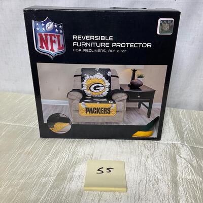 Green Bay Packers reversible furniture protector for recliner