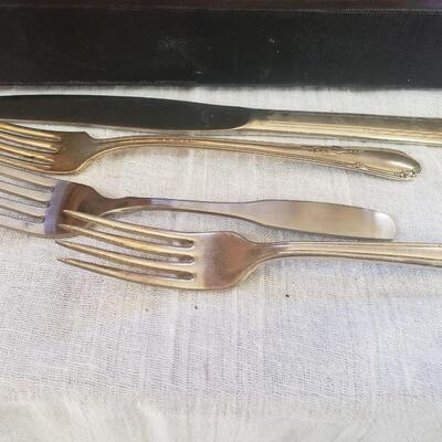 Silver plate Roger's lot 33 matching 12 random flatware