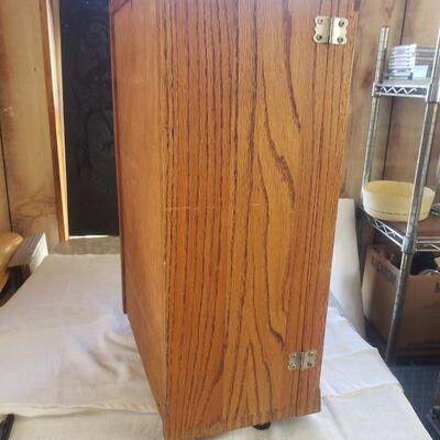 Display case 22x15x9 on wheels with latch lock