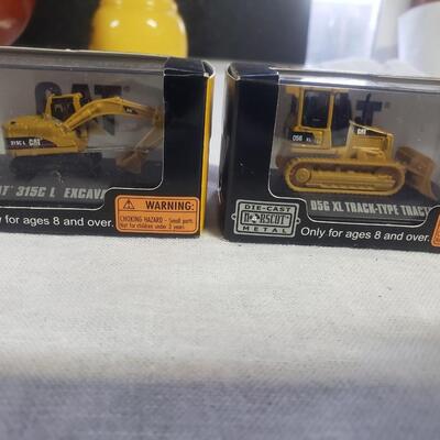Construction toys lot of 2 cat 315c d5g xl