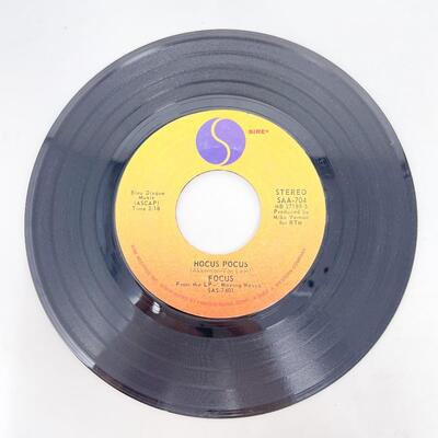 45 RPM FOCUS SAA-704 â€œHOCUS POCUS/HOCUS POCUS 2â€ VINYL RECORD SINGLE
