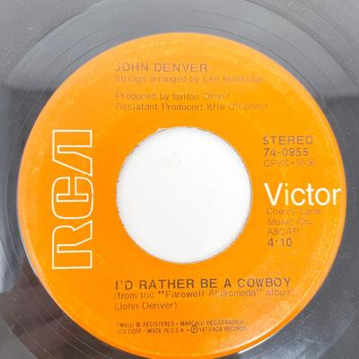 1973 45 RPM JOHN DENVER â€œIâ€™D RATHER BE A COWBOY/SUNSHINE ON MY SHOULDERSâ€ VINYL RECORD SINGLE
