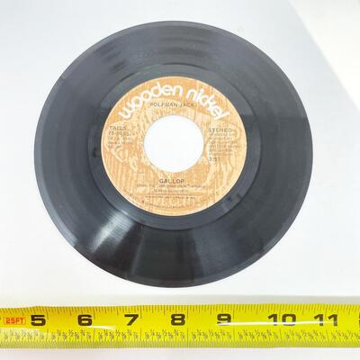 45 RPM WOLFMAN JACK 73-0108 â€œI AINâ€™T NEVER SEEN A WHITE MAN/GALLOPâ€ VINYL RECORD SINGLE