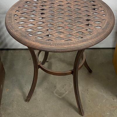D2-Small patio table 25 3/4 wide, 27 3/4 tall