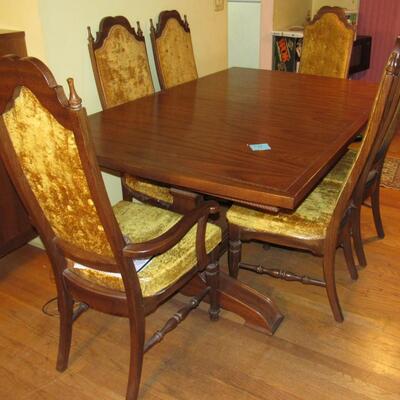 LOT-11 VINTAGE WOOD TABLE W/6 CHAIRS