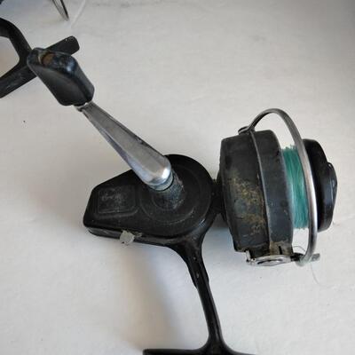 LOT 76 FISHING REELS