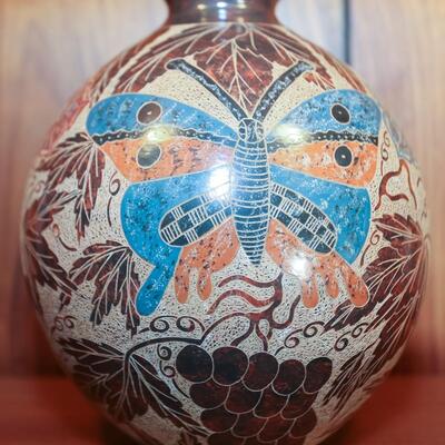 Douglas LÃ²pez, Aleyda Cano Ceramic Engraved Butterfly Vase