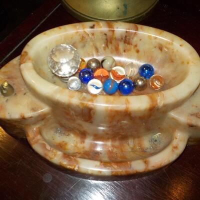 Marble Pen Holder. ( no contents.)